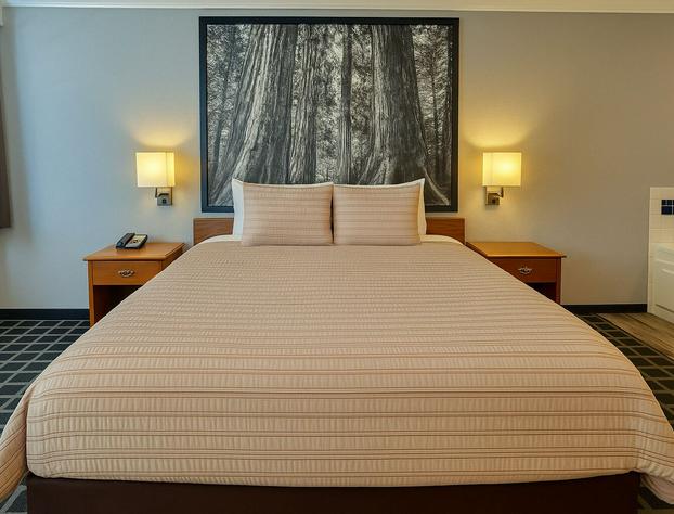 Creekside Inn & Suites hotel detail image 4
