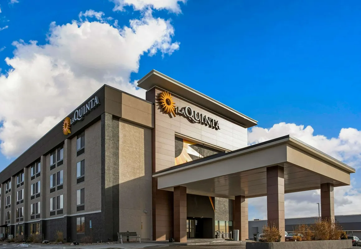 La Quinta Inn & Suites by Wyndham Denver Aurora Medical hotel hero
