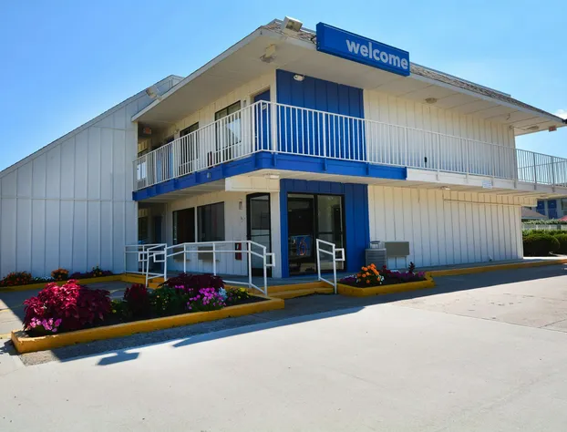 Motel 6 Windsor Locks, CT - Hartford hotel detail image 3