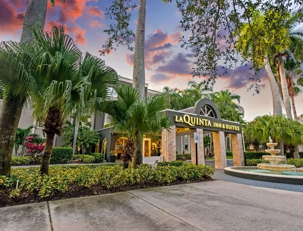 La Quinta Inn & Suites by Wyndham Coral Springs South hotel detail image 2