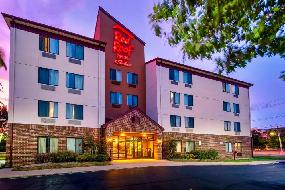 Red Roof Inn & Suites Dover Downtown hotel hero