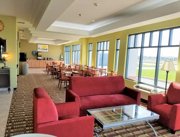 Days Inn by Wyndham Windsor Locks / Bradley Intl Airport hotel detail image 4