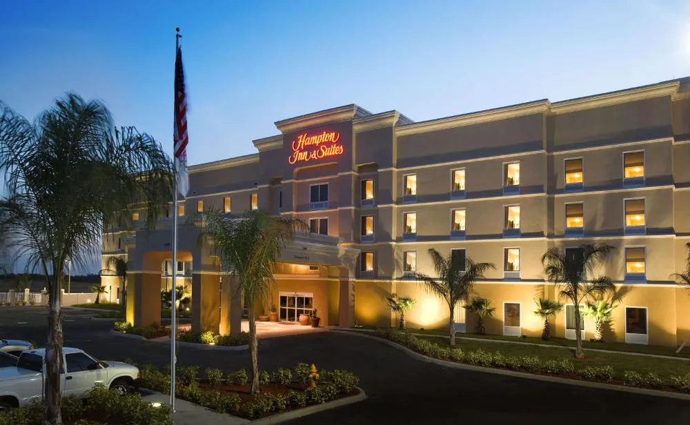 Hampton Inn & Suites Lake Wales hotel hero