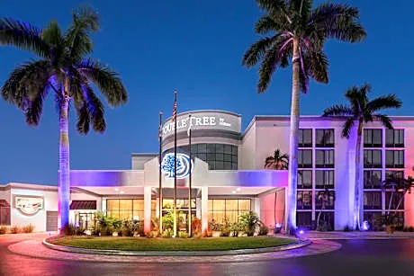 Doubletree by Hilton Fort Myers at Bell Tower Shops hotel detail image 1