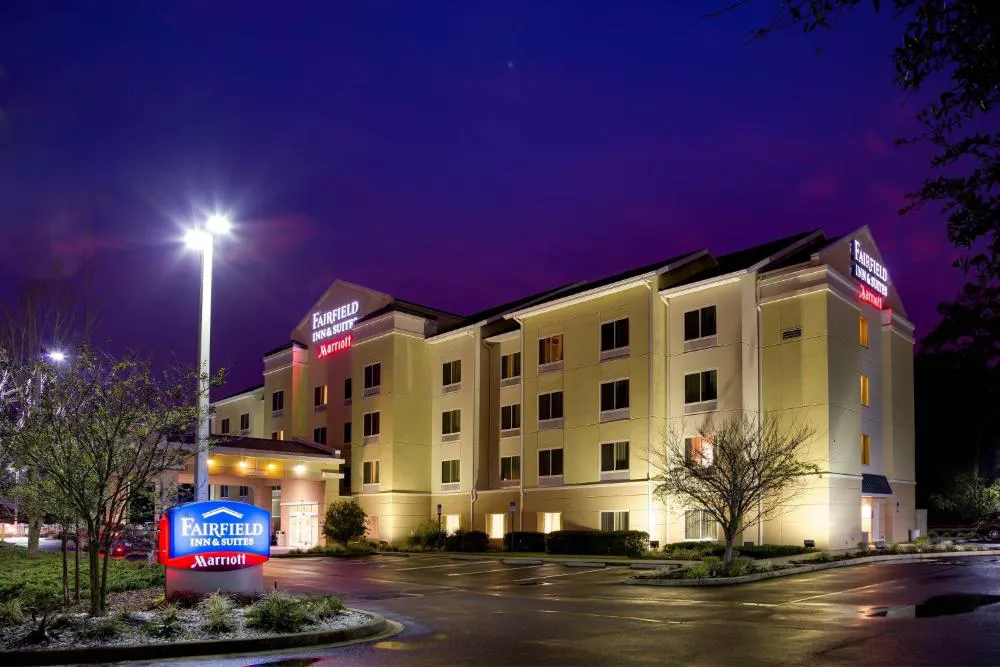 Fairfield Inn & Suites Lake City hotel hero