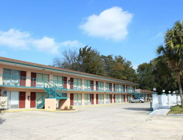 Travelers Inn hotel detail image 1