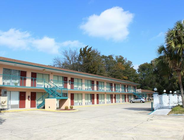 Travelers Inn hotel detail image 1