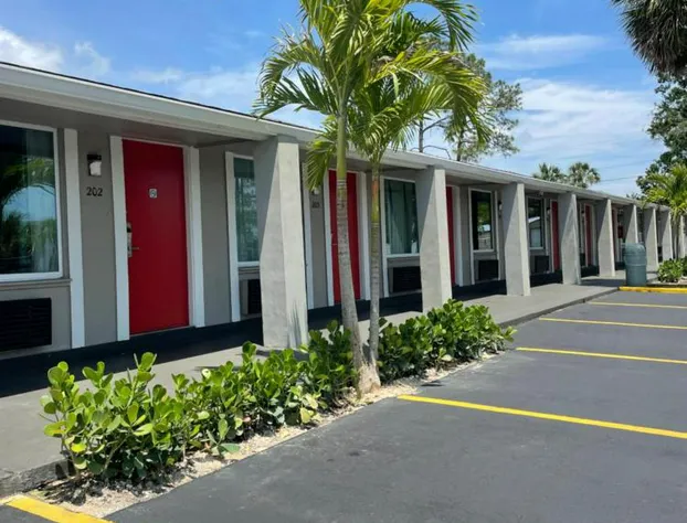 Super 8 by Wyndham Kissimmee/Orlando hotel detail image 4