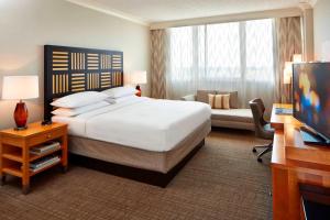 Renaissance Orlando Airport Hotel by Marriott hotel hero