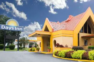 Days Inn by Wyndham Ocala North hotel hero