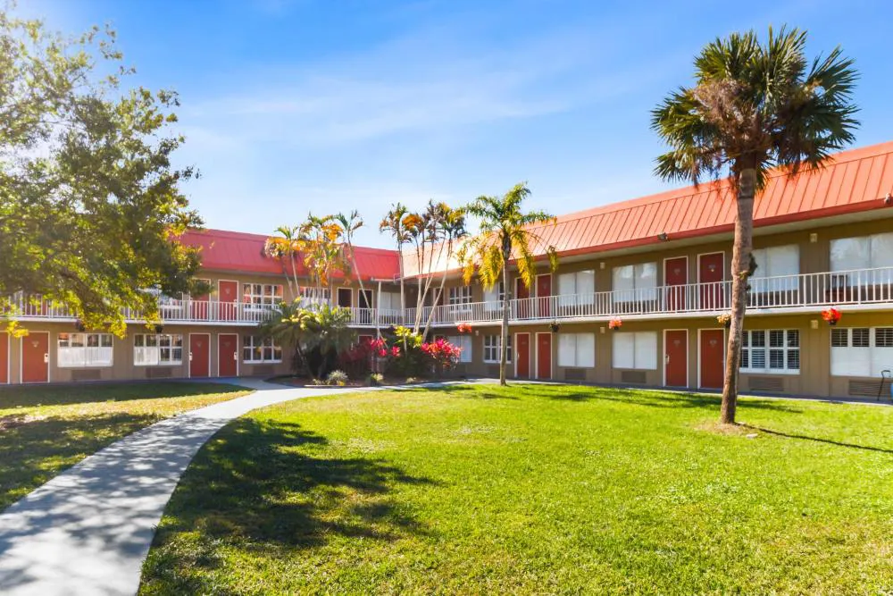 Vero Beach Inn & Suites I-95 hotel hero