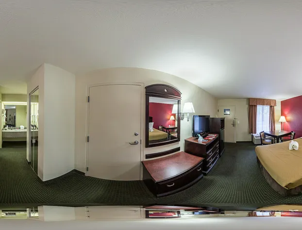 Econo Lodge hotel detail image 3