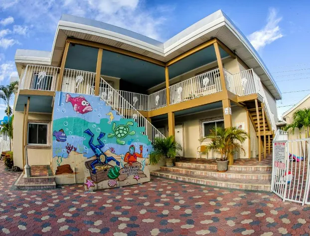 Bay Palms Waterfront Resort - Hotel and Marina hotel detail image 3