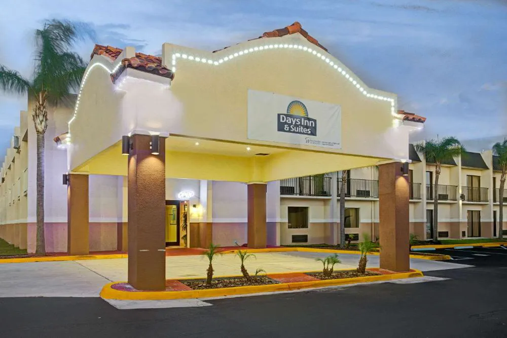 Days Inn & Suites by Wyndham Tampa near Ybor City hotel hero