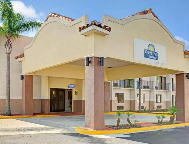 Days Inn & Suites by Wyndham Tampa/Fairground/Casino Area hotel detail image 1