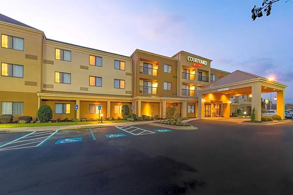 Courtyard by Marriott Albany hotel hero