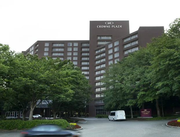 Crowne Plaza Atlanta Perimeter at Ravinia by IHG hotel detail image 1