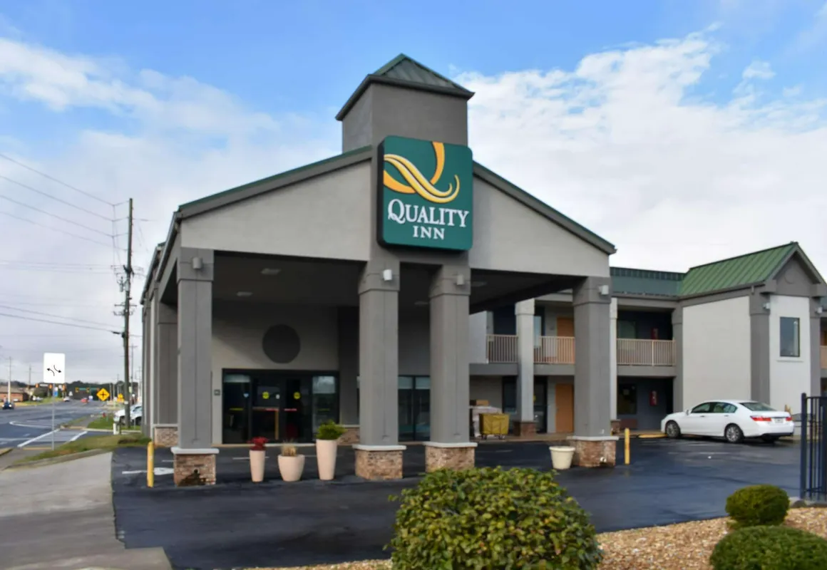Quality Inn Calhoun North I-75 hotel hero