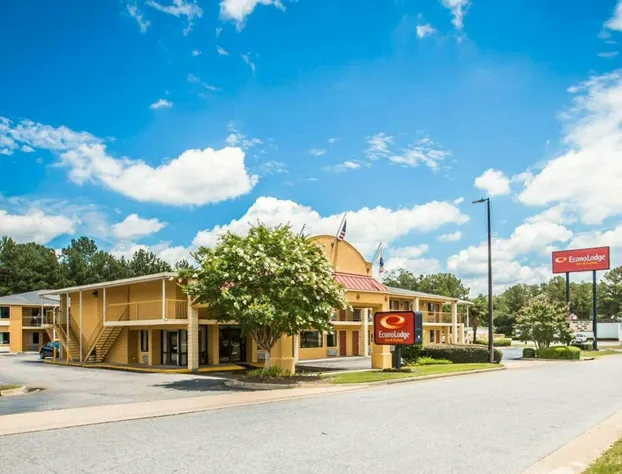Econo Lodge Inn & Suites Columbus near Fort Benning hotel detail image 2