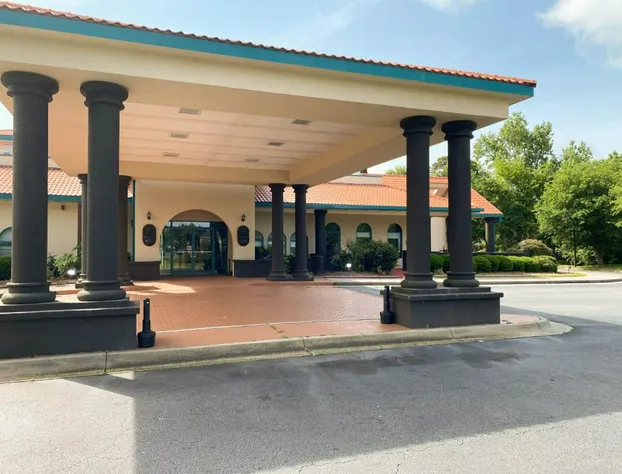 Days Inn And Suites by Wyndham Savannah Gateway hotel detail image 3