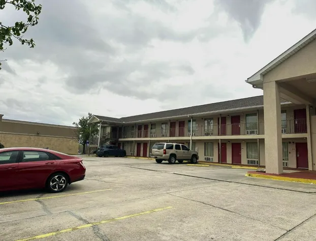 OYO Hotel East Macon I-75 hotel detail image 1