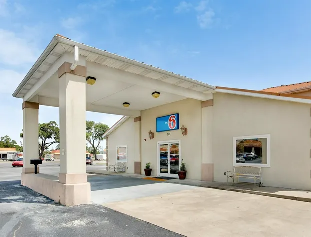 Motel 6 Hinesville, GA hotel detail image 2