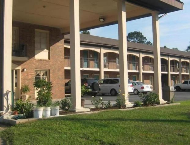 Scottish Inn & Suites hotel detail image 3