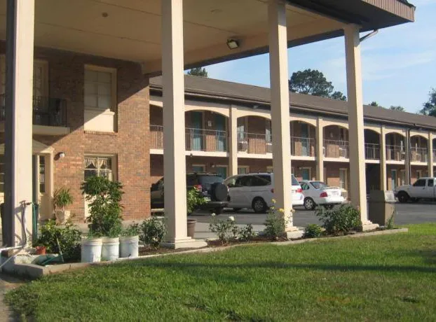 Scottish Inn & Suites hotel detail image 1