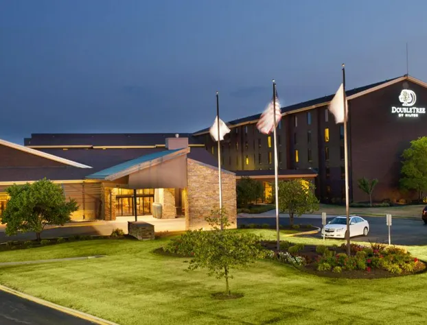 DoubleTree by Hilton Collinsville - St. Louis hotel detail image 1
