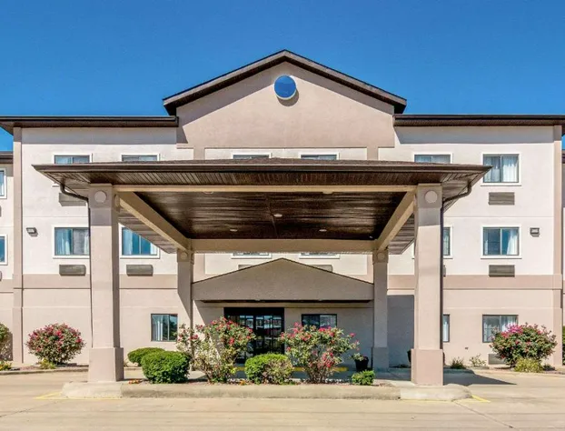 Quality Inn & Suites Salem near I-57 hotel detail image 2