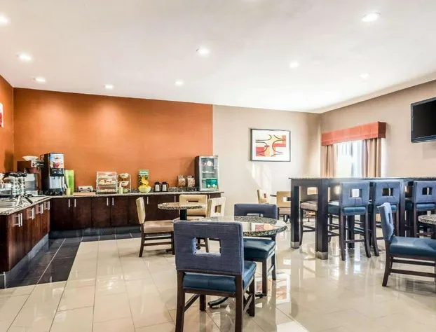 Quality Inn & Suites Salem near I-57 hotel detail image 4