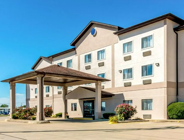 Quality Inn & Suites Salem near I-57 hotel detail image 1