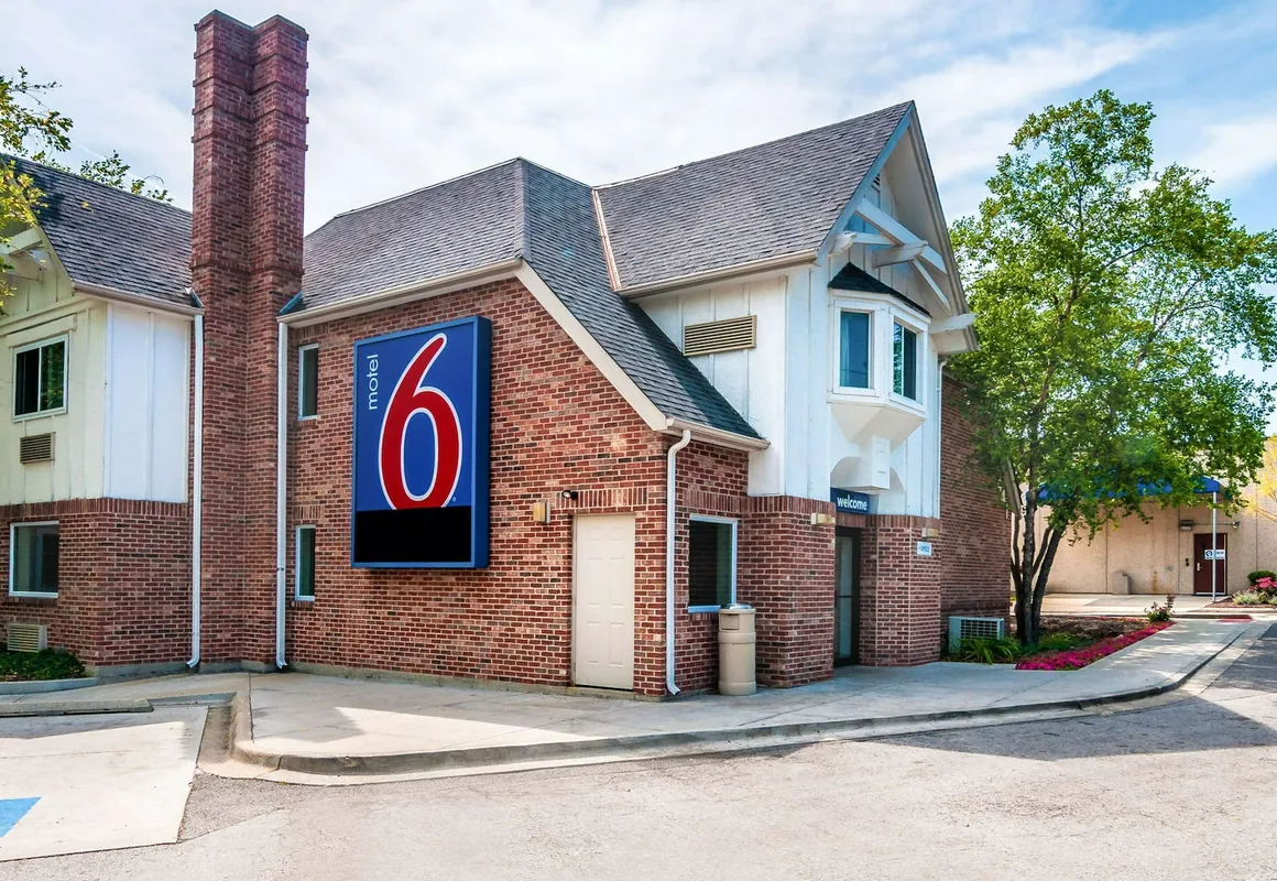 Motel 6 Arlington Heights, IL - Chicago North Central hotel hero