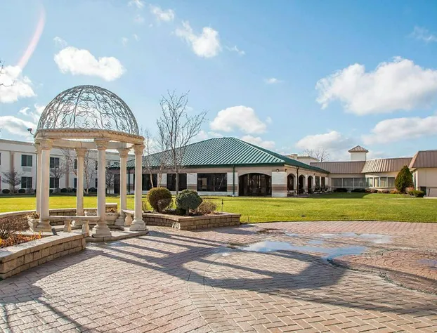 Clarion Inn Elmhurst - Oak Brook near I-88, I-290, I-294 hotel detail image 1