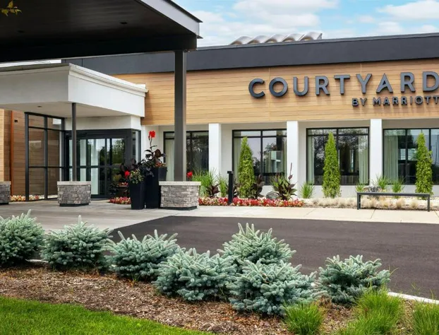 Courtyard Chicago Waukegan Gurnee hotel detail image 2