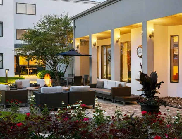 Courtyard Chicago Waukegan Gurnee hotel detail image 4