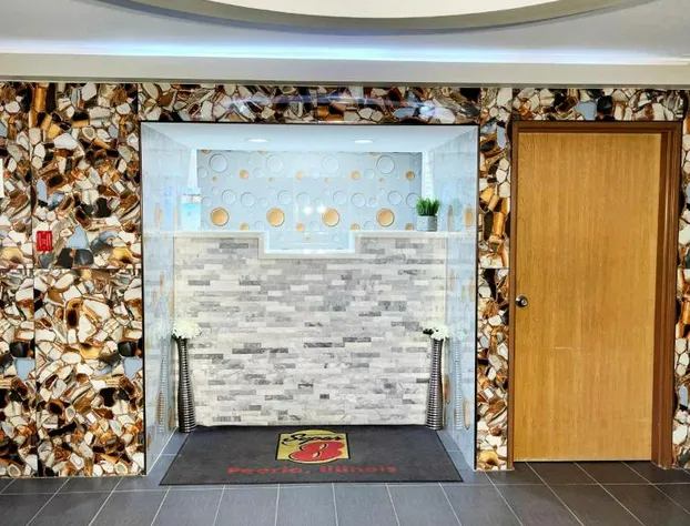 Super 8 by Wyndham Peoria hotel detail image 3