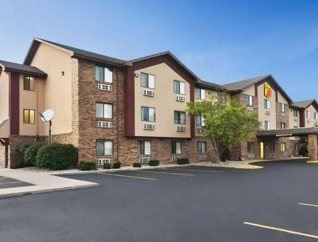 Super 8 by Wyndham Peoria hotel detail image 1