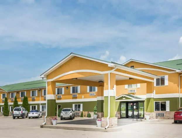 Super 8 by Wyndham Bedford hotel detail image 1