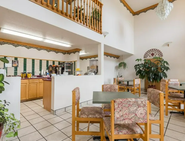 Super 8 by Wyndham Bedford hotel detail image 2