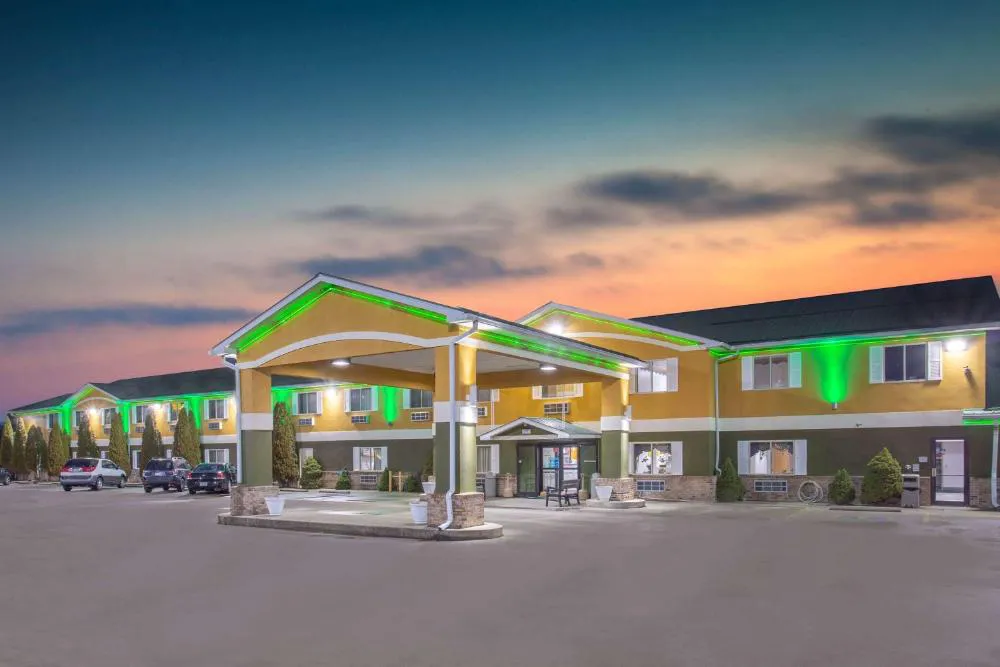 Super 8 by Wyndham Bedford hotel hero