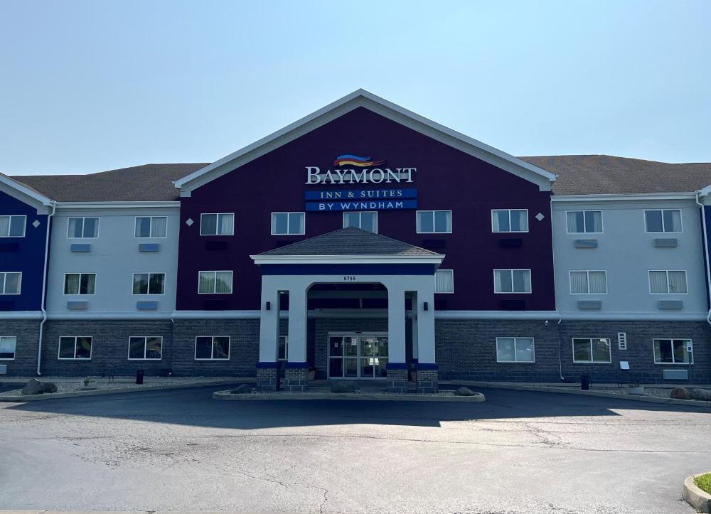 Baymont by Wyndham Indianapolis Northeast hotel hero