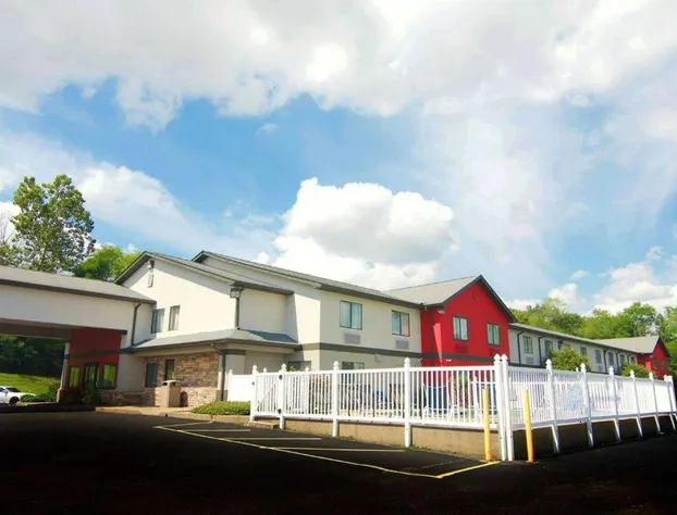 Ramada by Wyndham Tell City hotel detail image 1