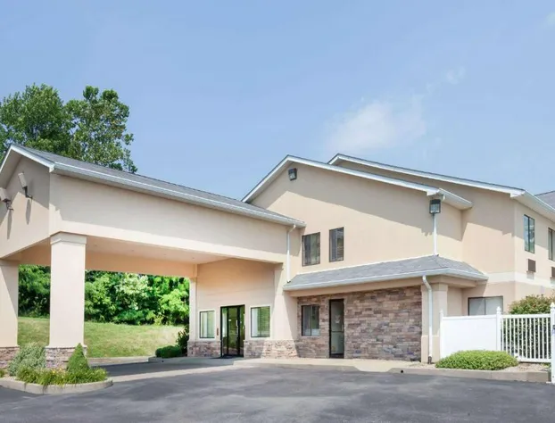 Ramada by Wyndham Tell City hotel detail image 2