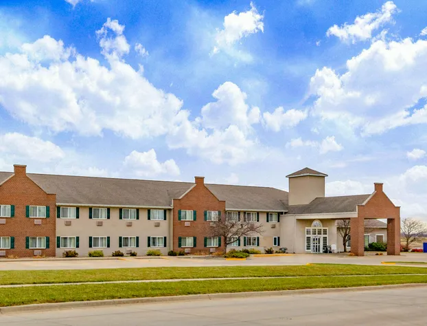 AmericInn by Wyndham Pella hotel detail image 1