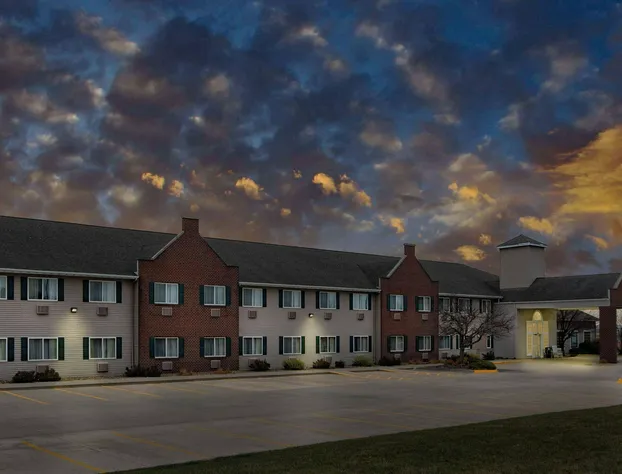 AmericInn by Wyndham Pella hotel detail image 1