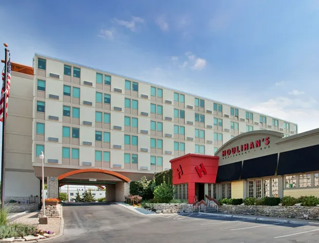 Holiday Inn Manhattan at the Campus by IHG hotel detail image 1