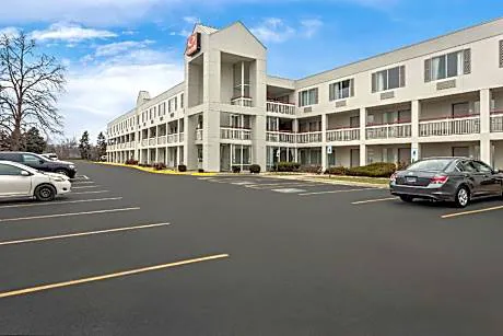 Econo Lodge hotel detail image 2