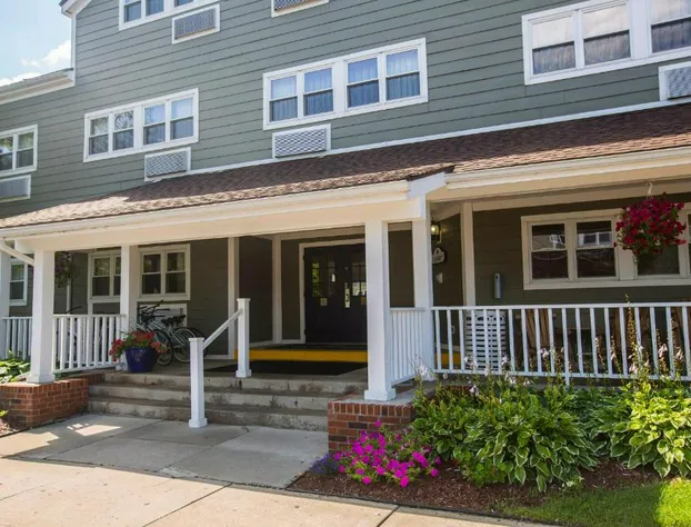 Ivy Court Inn & Suites hotel detail image 1