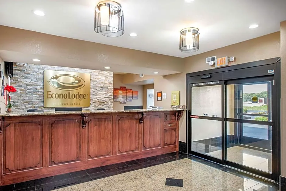 Econo Lodge hotel hero